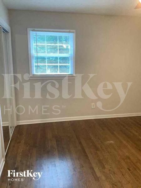 Building Photo - 2700 Flintlock Ln SW