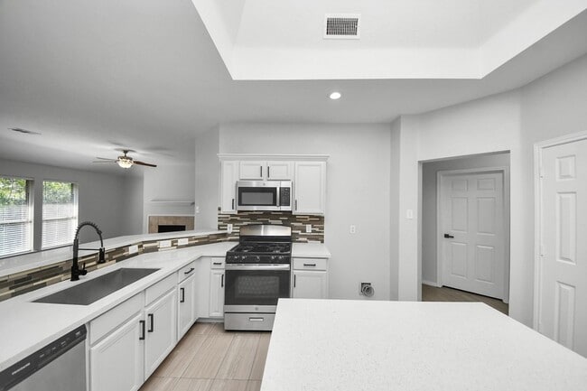Building Photo - 8322 Adler Lake Dr
