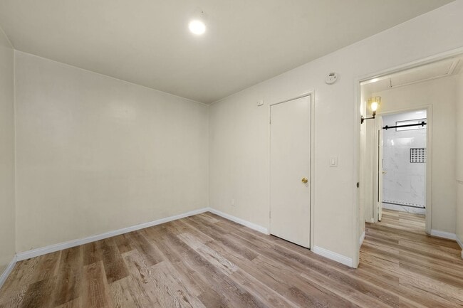 Building Photo - Beautiful newly renovated home available n...