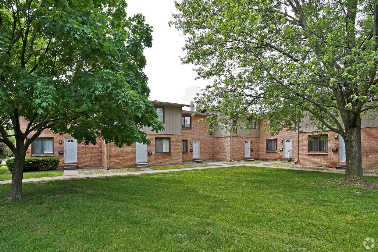 Amber S Starr Townhouses Royal Oak Mi Apartment Finder
