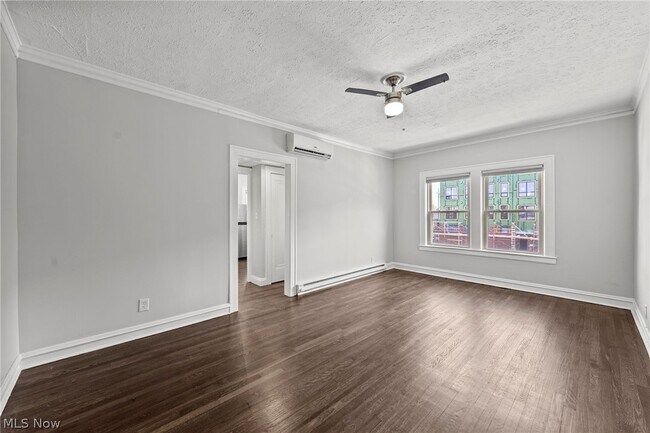 Building Photo - 1385 Cranford Ave