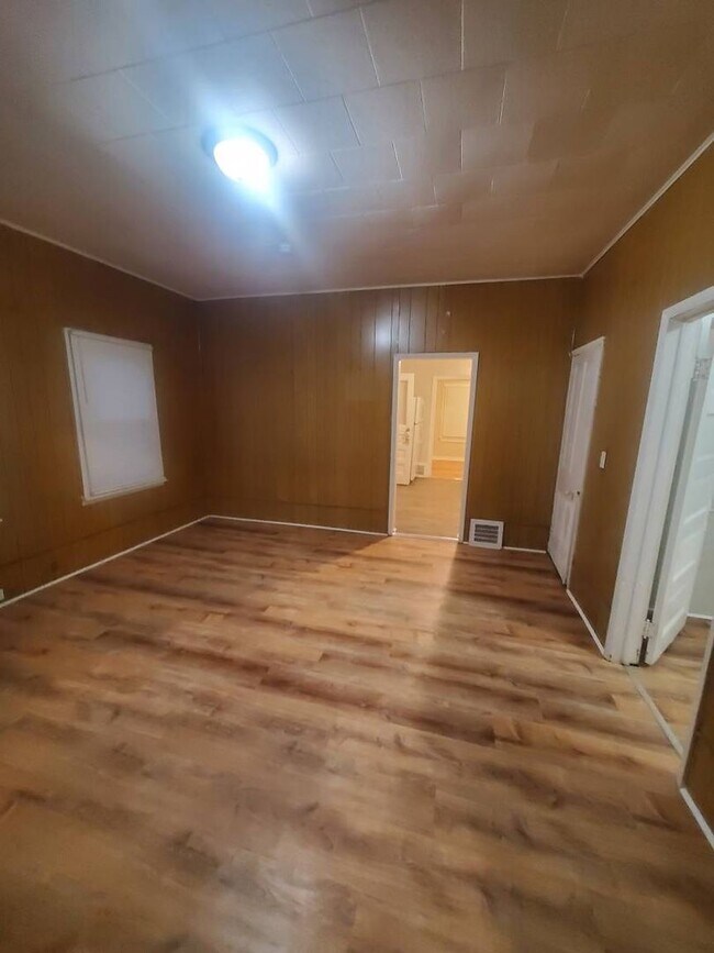 Building Photo - 4091 E 81st St