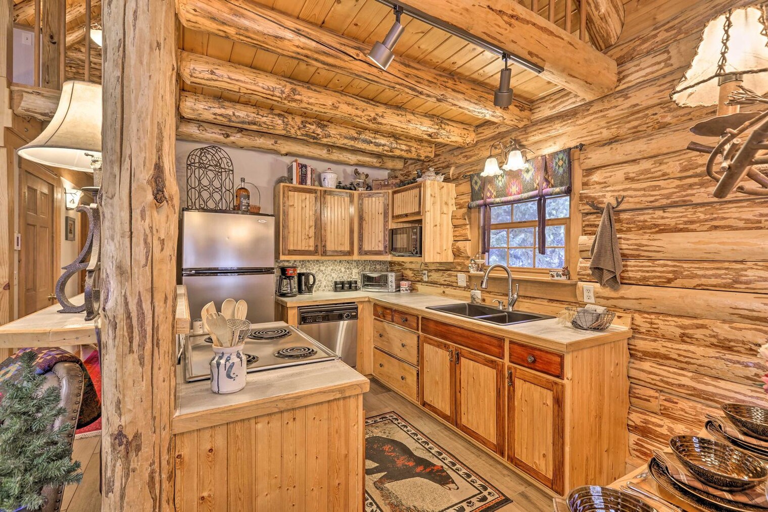 Building Photo - 351 Wilderness Dr