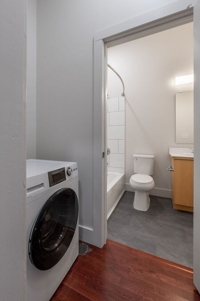 Building Photo - Coming Soon: Spacious 1BR Apartment – ETA ...