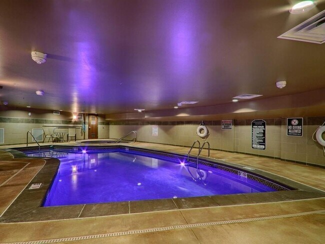 Building Photo - Luxury 2 Bed 2.5 Bath Condo in Central OKC