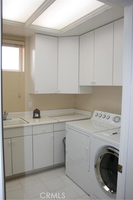 Building Photo - 224 Cll De Madrid