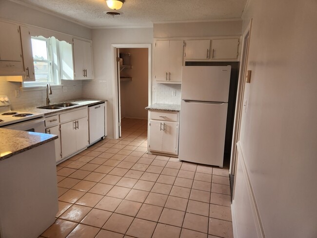 Building Photo - 2808 Nighthawk Dr