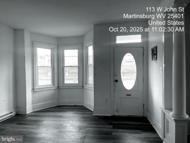 Building Photo - 113 W John St