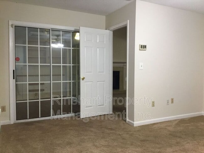 Building Photo - 1573 Hunt Club Ct