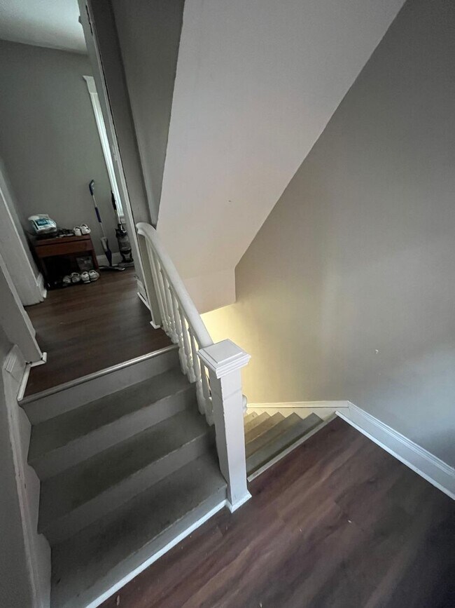 Building Photo - Five Bedroom Available for 26-27 School Year!