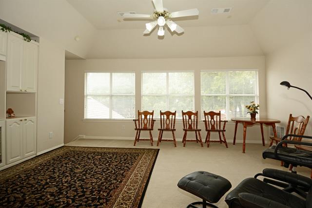 Building Photo - 8617 Orchard Hill Dr