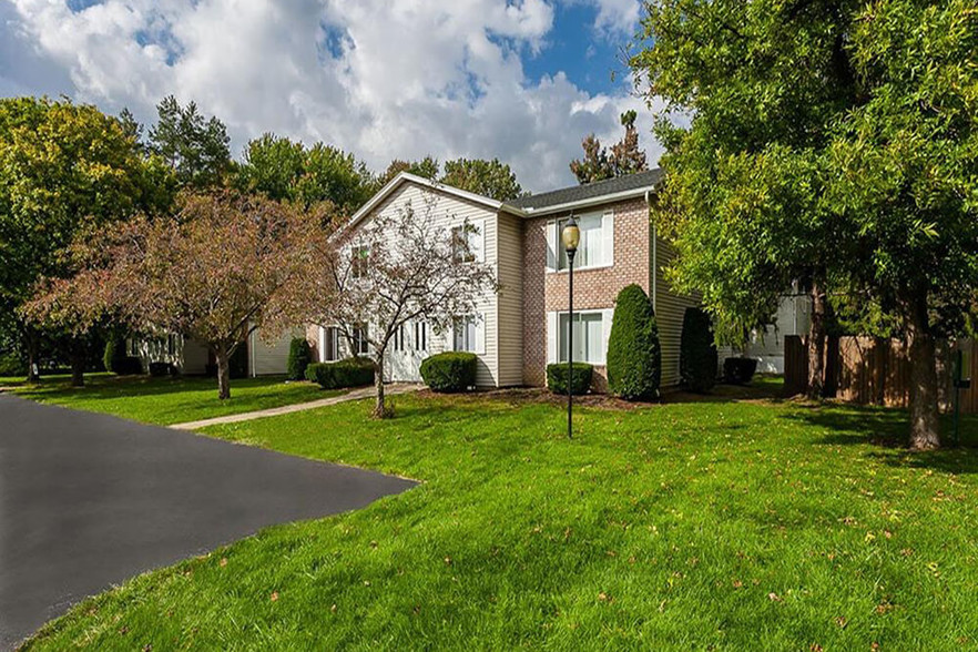 Primary Photo - Newcastle Apartments and Townhomes