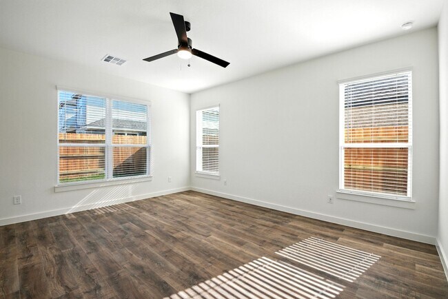 Building Photo - Elevated Living in Sundera at River Ranch | 4 Weeks Free