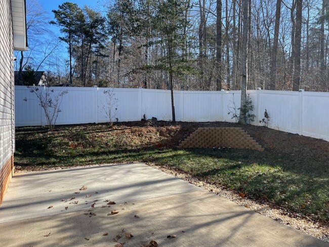 Building Photo - 3 bed 2.5 Bath home in Asheboro!