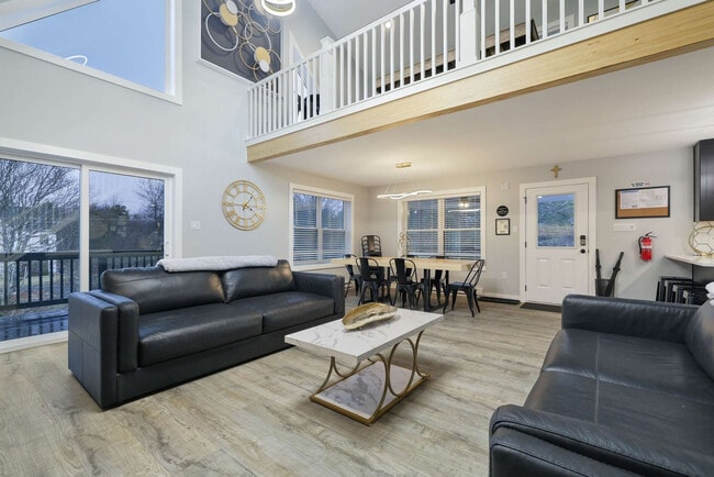 Building Photo - 126 Petrarch Trail