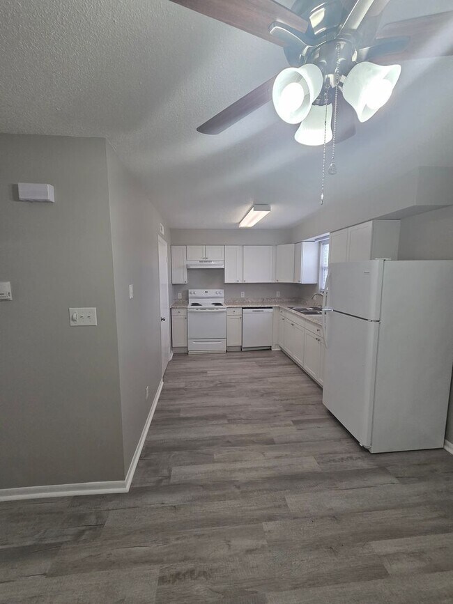 Building Photo - 3603 Kelly Cir