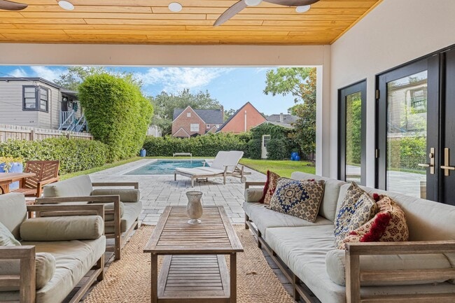 Building Photo - Renovated 3/3 Pool Home home in the heart of Delaney Park of Downtown Orlando