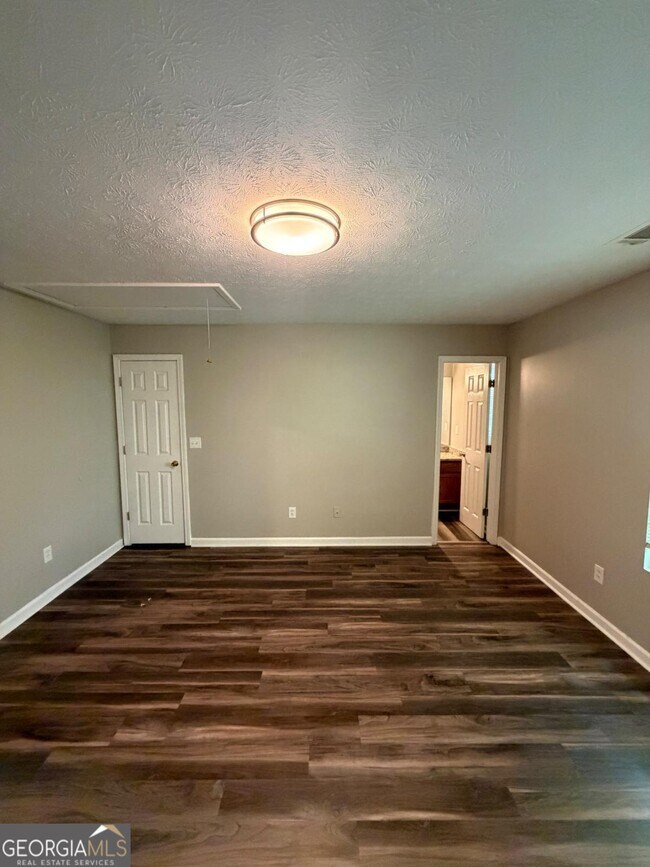 Building Photo - 5696 Windfall Ln