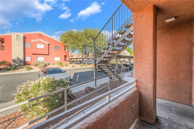 Building Photo - 4730 E Craig Rd