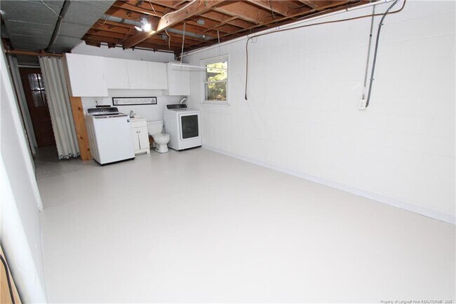 Building Photo - 1427 Seminole Trail