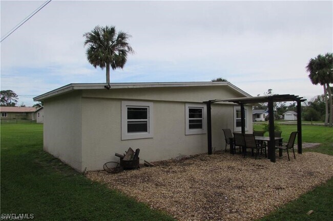 Building Photo - 8050 Cleaves Rd