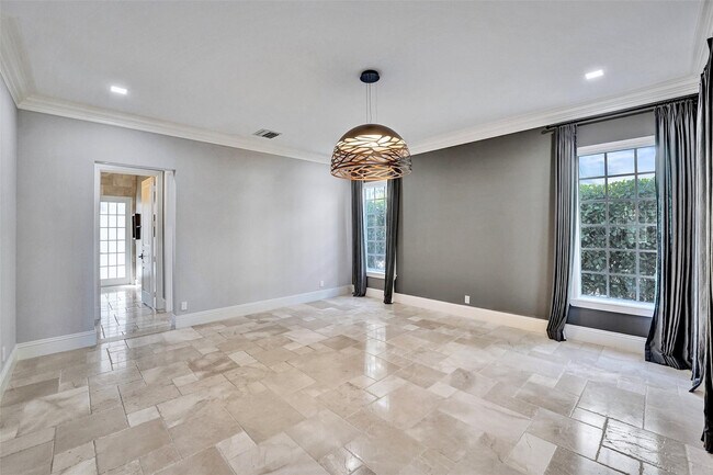 Building Photo - 1744 SE 9th St