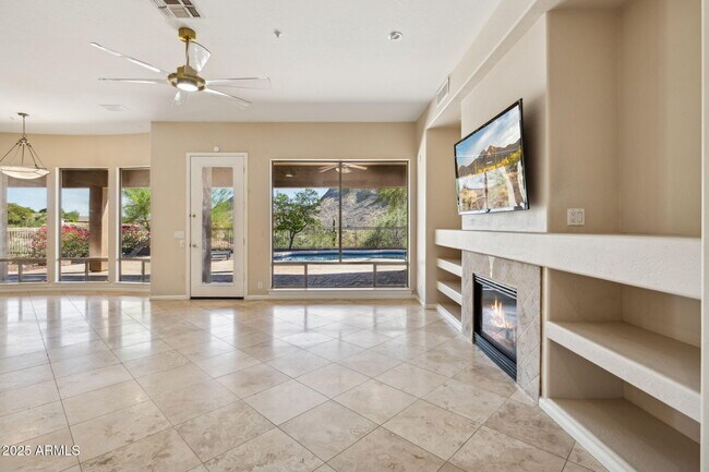 Building Photo - 13945 E Gail Rd