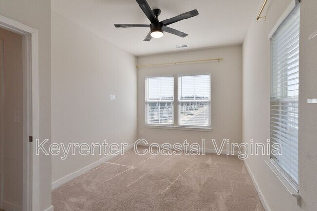 Building Photo - 137 Cedar Crst Dr