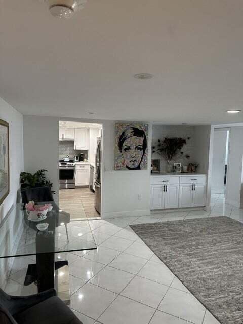 Building Photo - 5600 N Flagler Dr