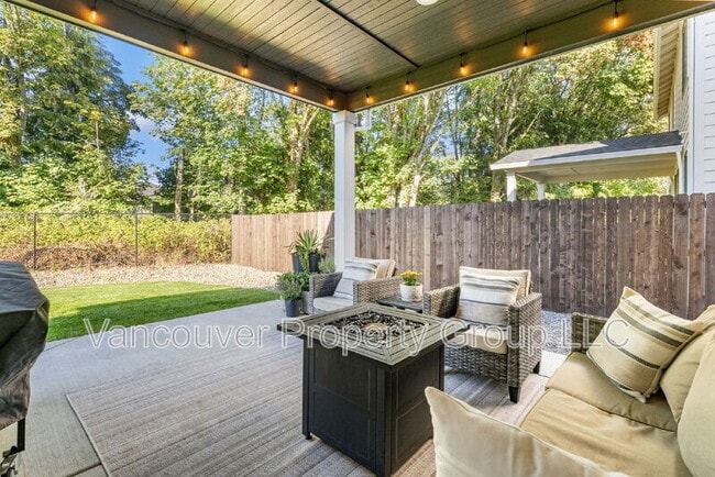 Building Photo - 746 SE 38th St