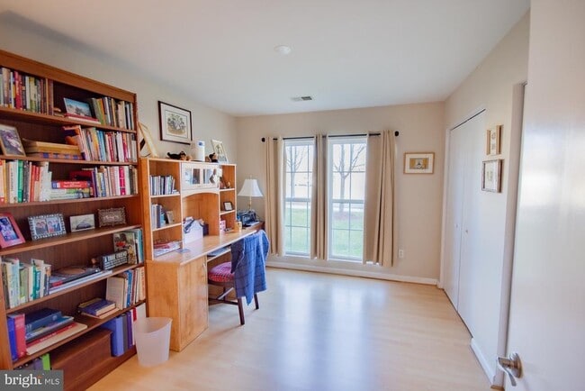 Building Photo - 152 Brookland Ct