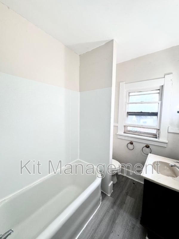 Building Photo - 4158 Commonwealth Ave