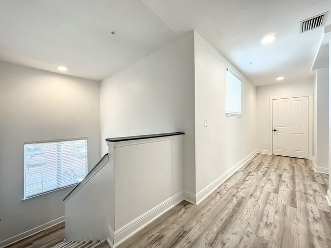 Building Photo - 7510 Seven Eagles Way