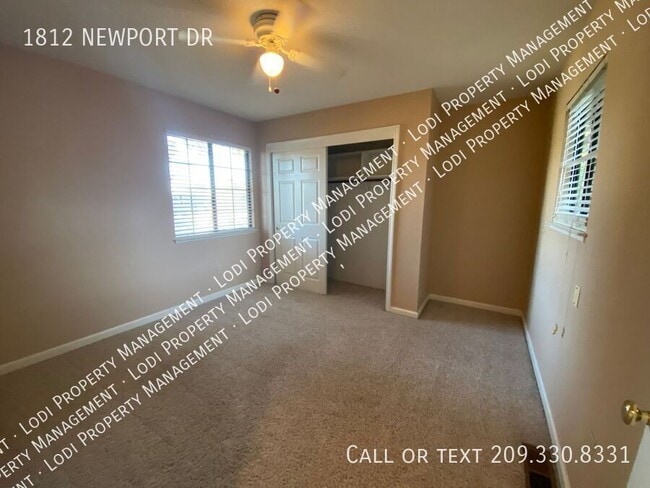 Building Photo - 1812 Newport Dr