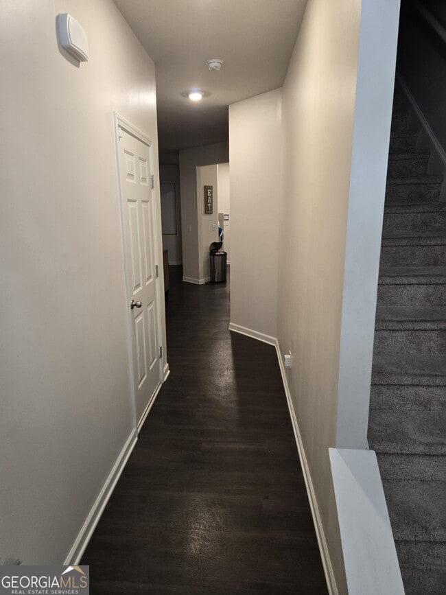 Building Photo - 5697 Union Pointe Dr