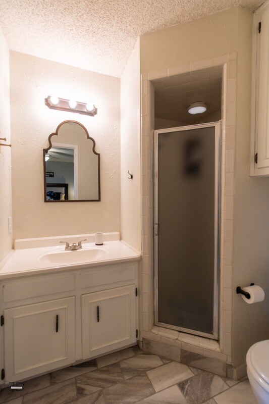 Building Photo - 5604 Greentree Ave