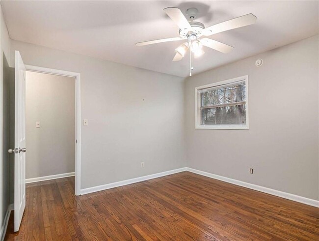 Building Photo - 3590 Cloudland Dr