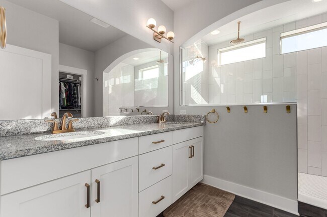 Building Photo - 4BD, 3.5BA Northfield Home with Finished Basement and 2-Car Garage