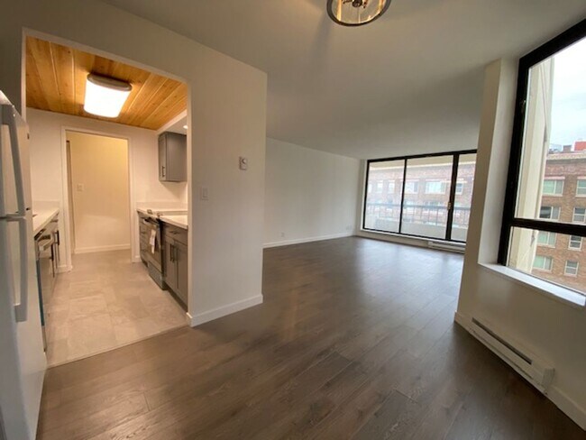 Building Photo - Belltown Condo- Newly renovated one bedroom 9th floor