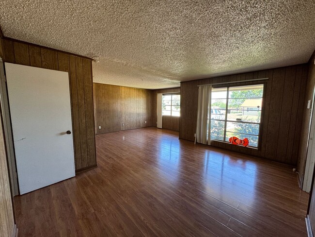 Building Photo - 1526 Leader Dr