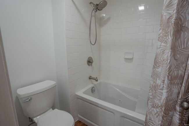 Building Photo - 2706 Grosbeak Ln