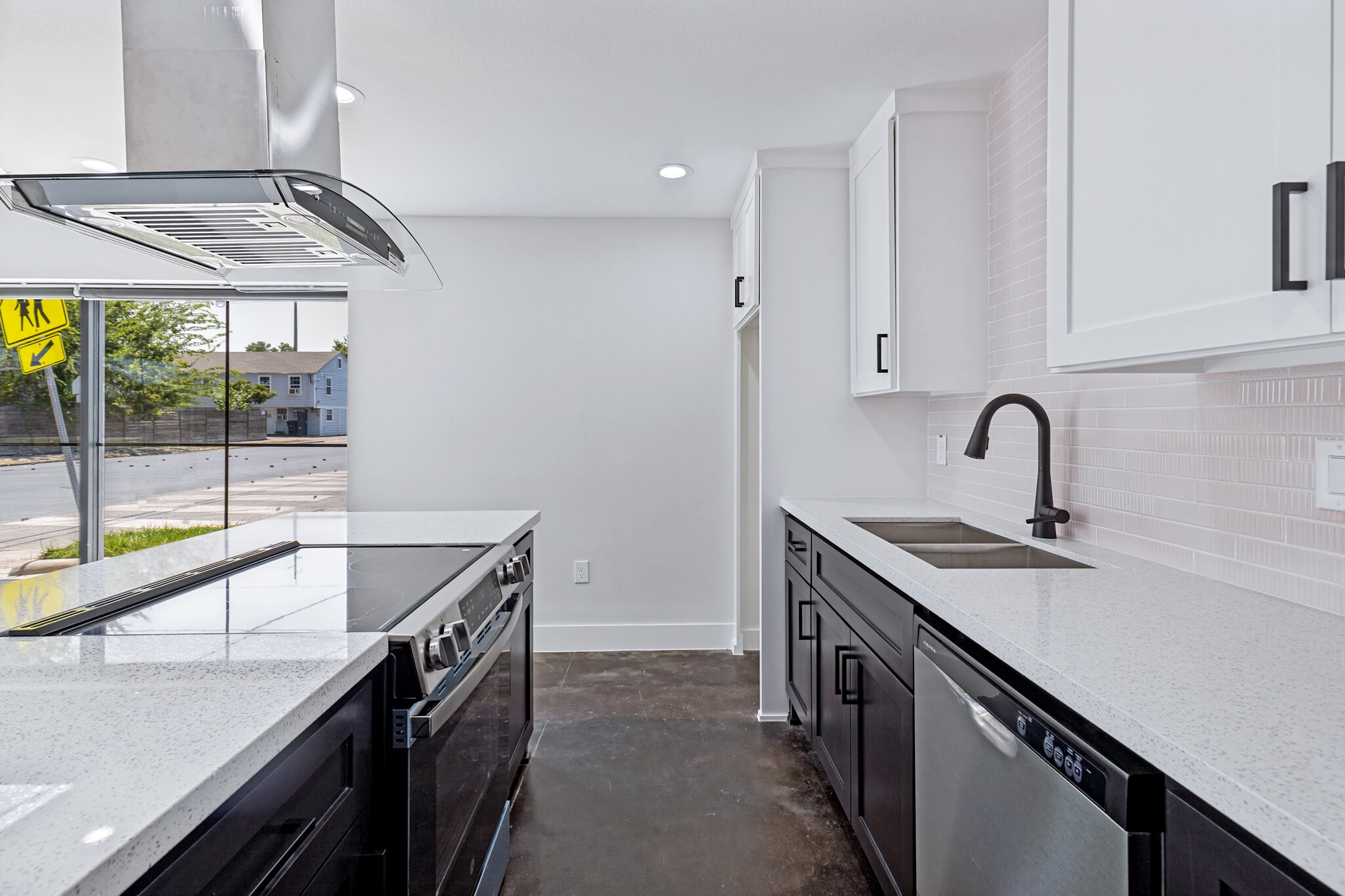 Building Photo - 501 N 67th St
