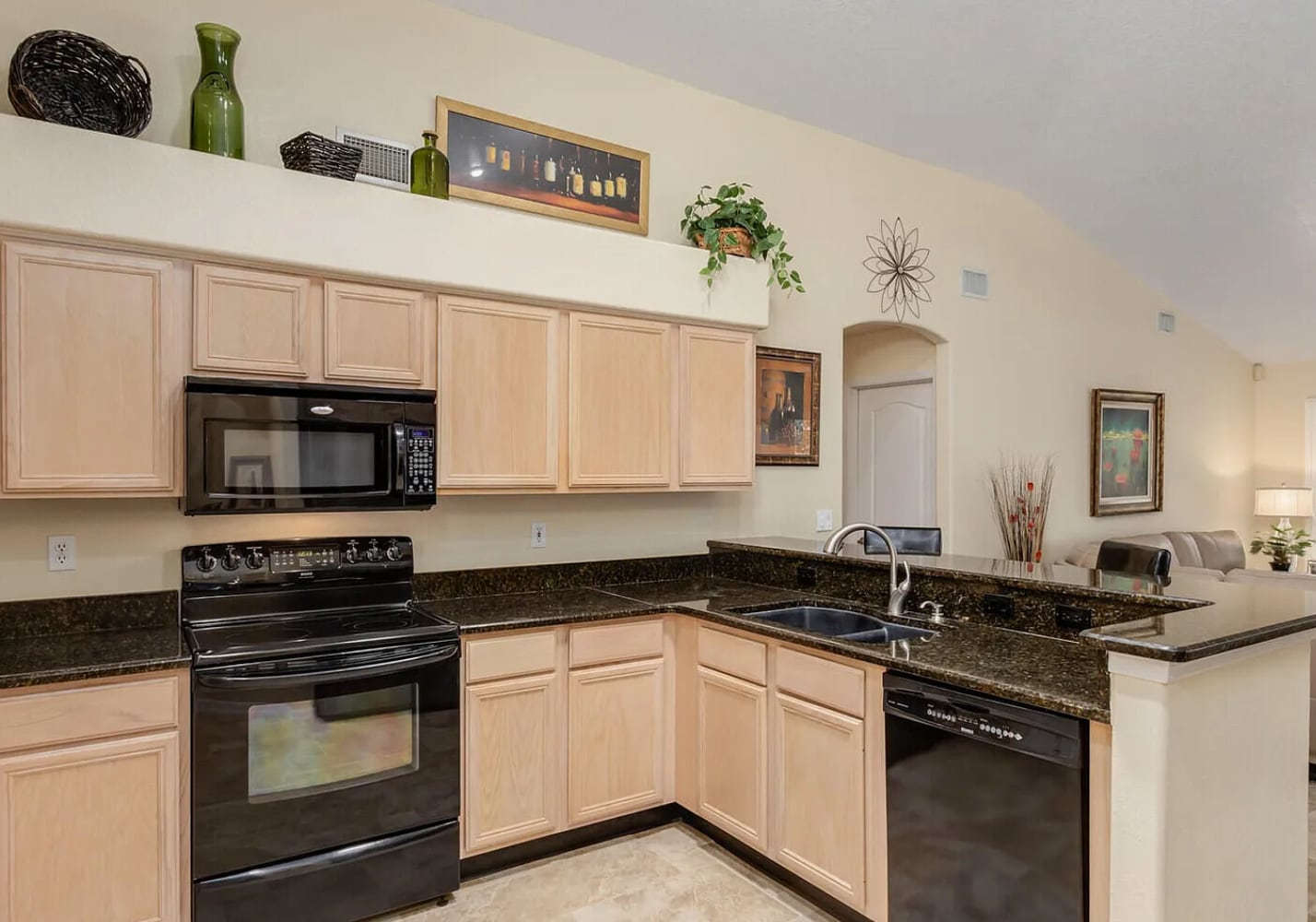 Kitchen - 3835 Savannahs Trl