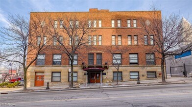 Building Photo - 1133 W 9th St