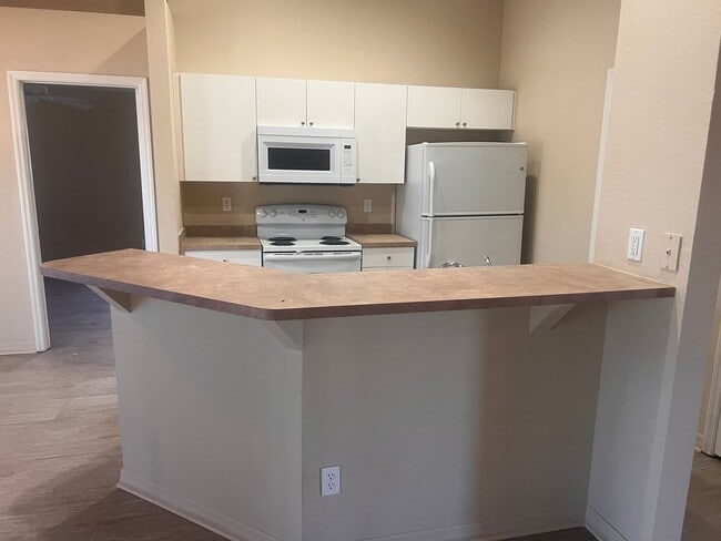 Building Photo - Cape Coral Single Family home!