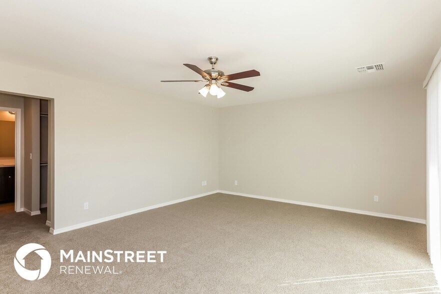 Building Photo - 2000 N 36th St