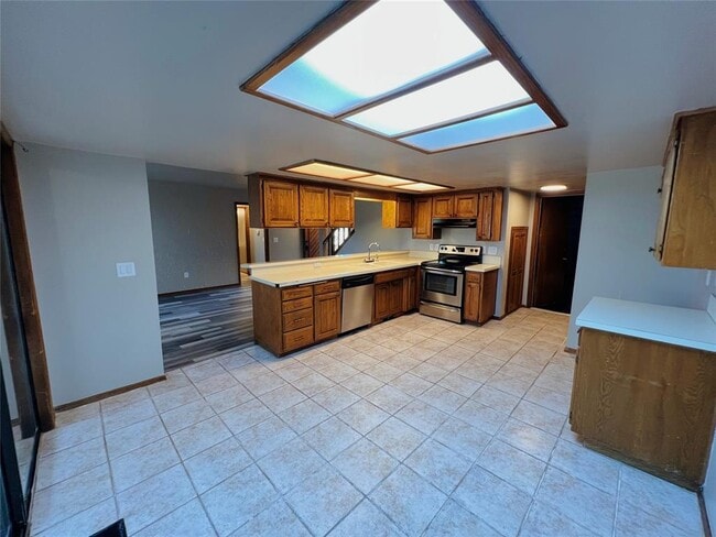 Building Photo - 213 Woodbridge Cir