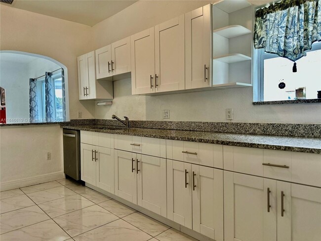 Building Photo - 1284 NW 39th St