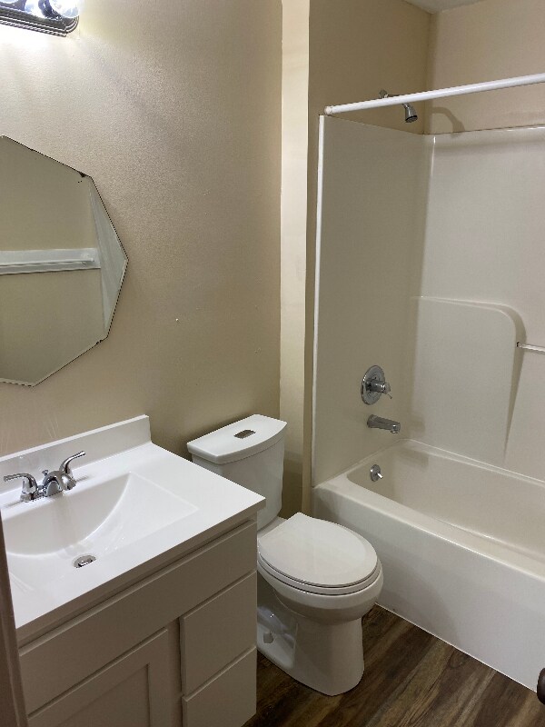 Building Photo - 10 National Ave SW