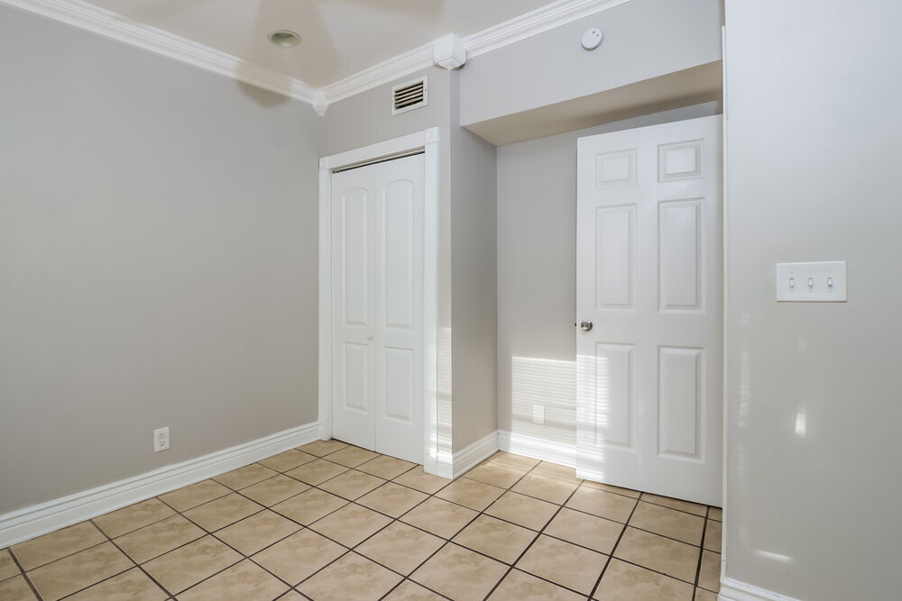 Building Photo - 395 Plum Tree Dr